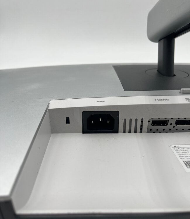 Dell P-Series - P2722DE Monitor - Zilver - B-Grade