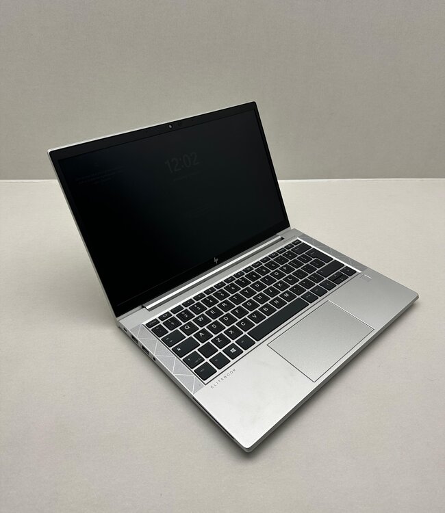 HP Elitebook 830 G8