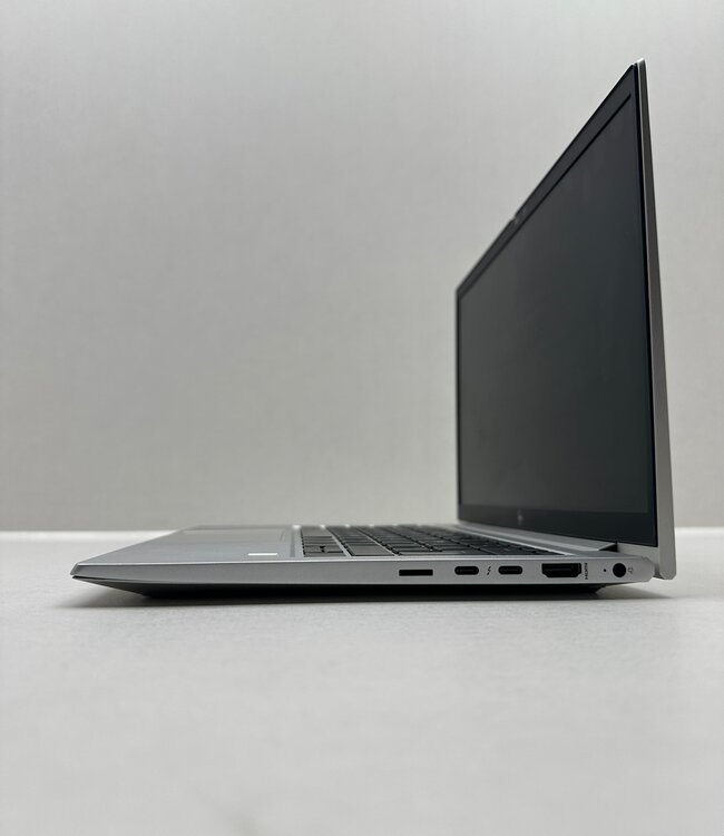 HP Elitebook 830 G8