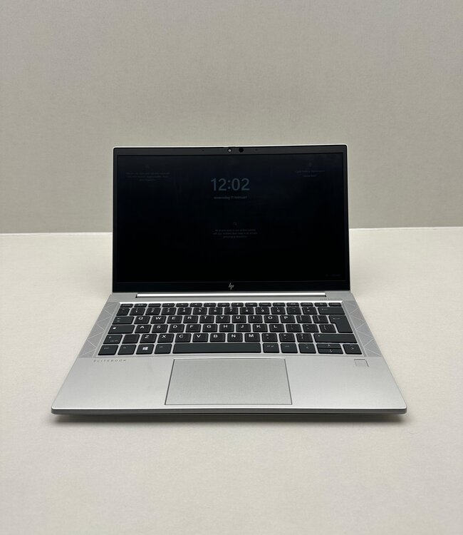 HP Elitebook 830 G8