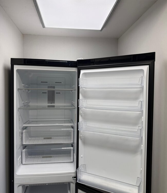 Whirlpool Total No-Frost W7 8210 K Koel-Vries Combinatie