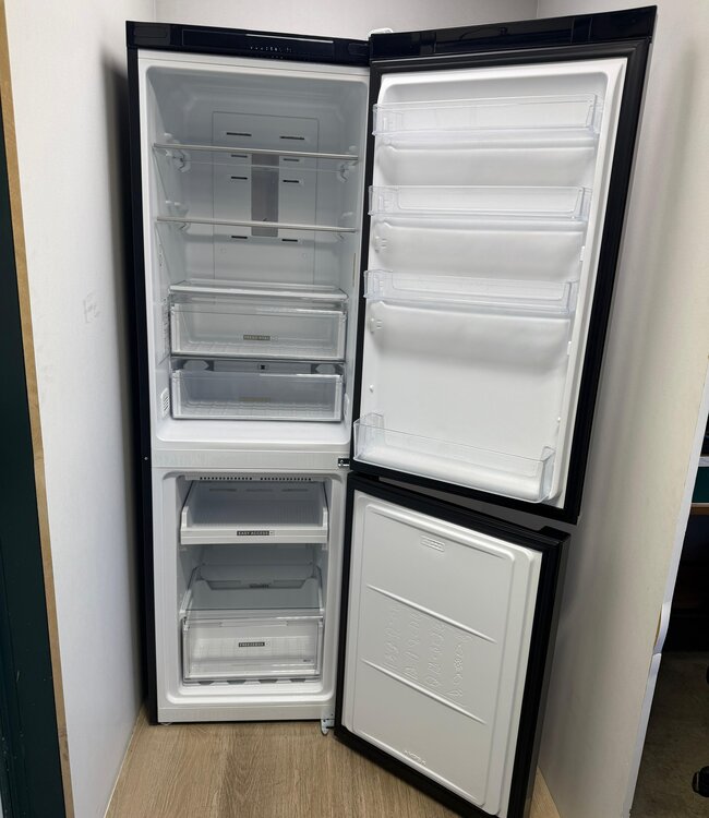 Whirlpool Total No-Frost W7 8210 K Koel-Vries Combinatie