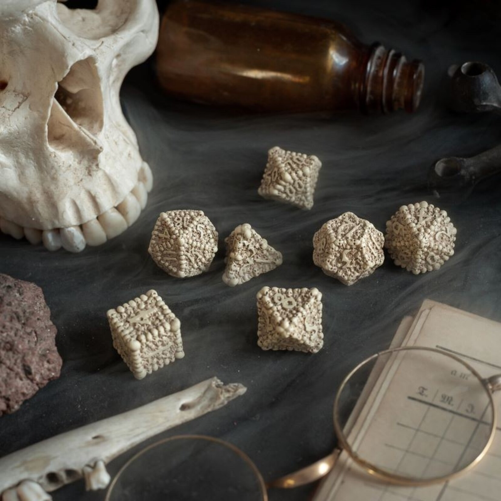 Q Workshop Dice Macabre Set