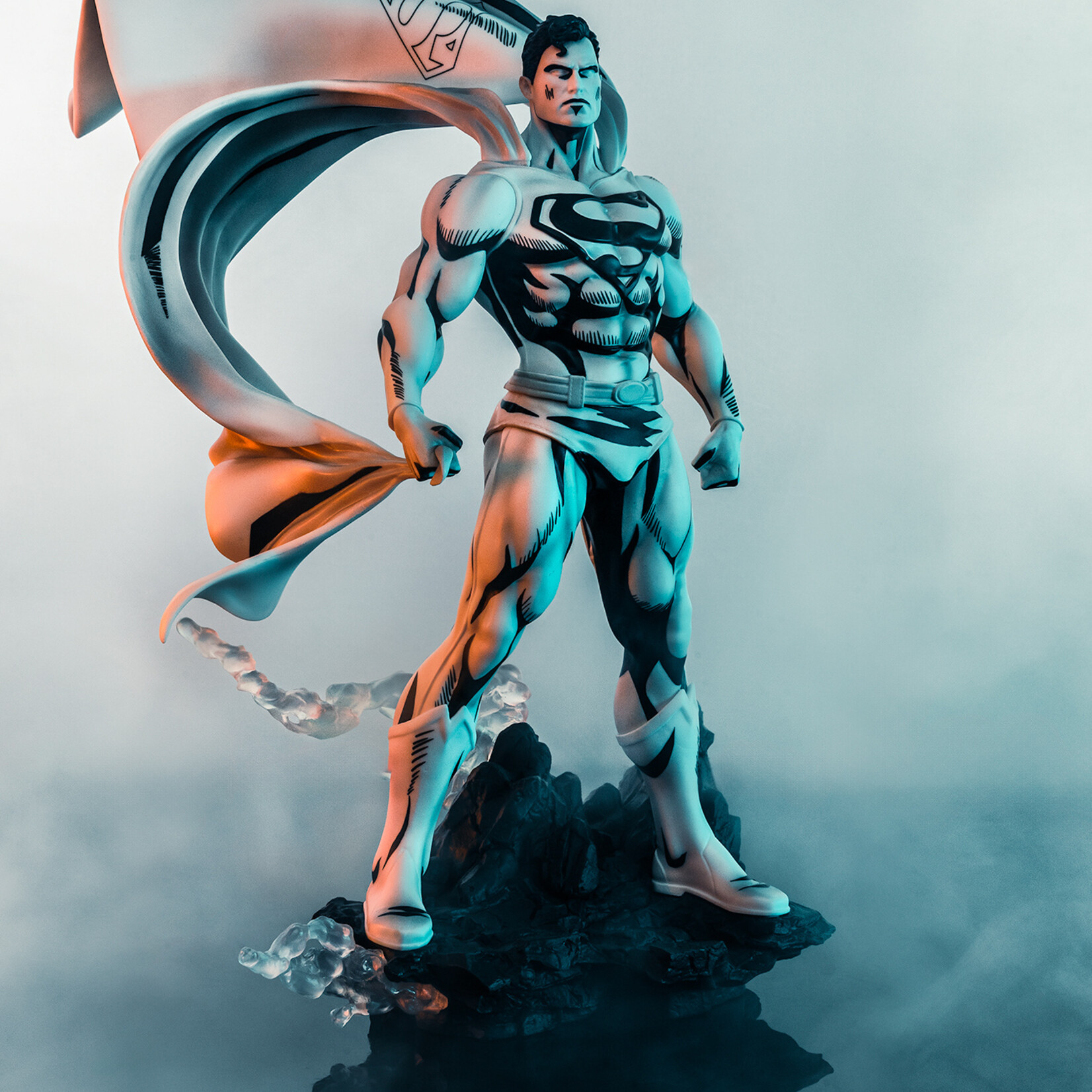 Pure Arts DC HEROES : Superman B&W PX PVC 1/8 Statue