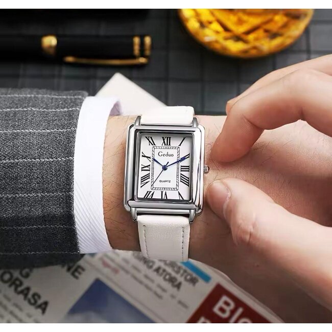 Mpariz Carré – herenhorloge met leren band en klassiek design