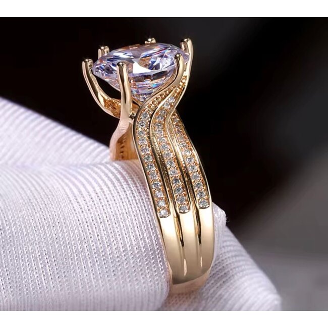 Mpariz luxe Dames Ring  Goud Kleur met Zirkonia  Diameter 18