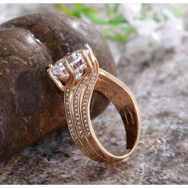 Mpariz luxe Dames Ring  Goud Kleur met Zirkonia  Diameter 18