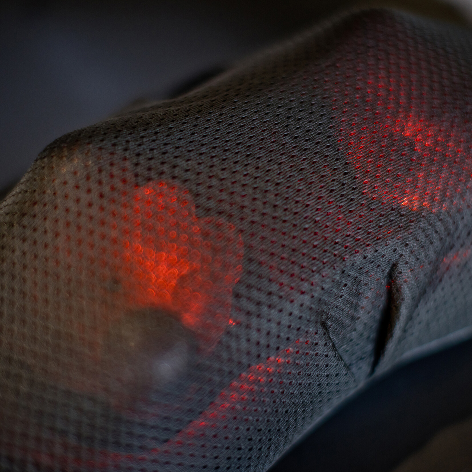 QLT No Less Elektrisch Nekmassage Apparaat met Infrarood – Flexibel met Warmtefunctie