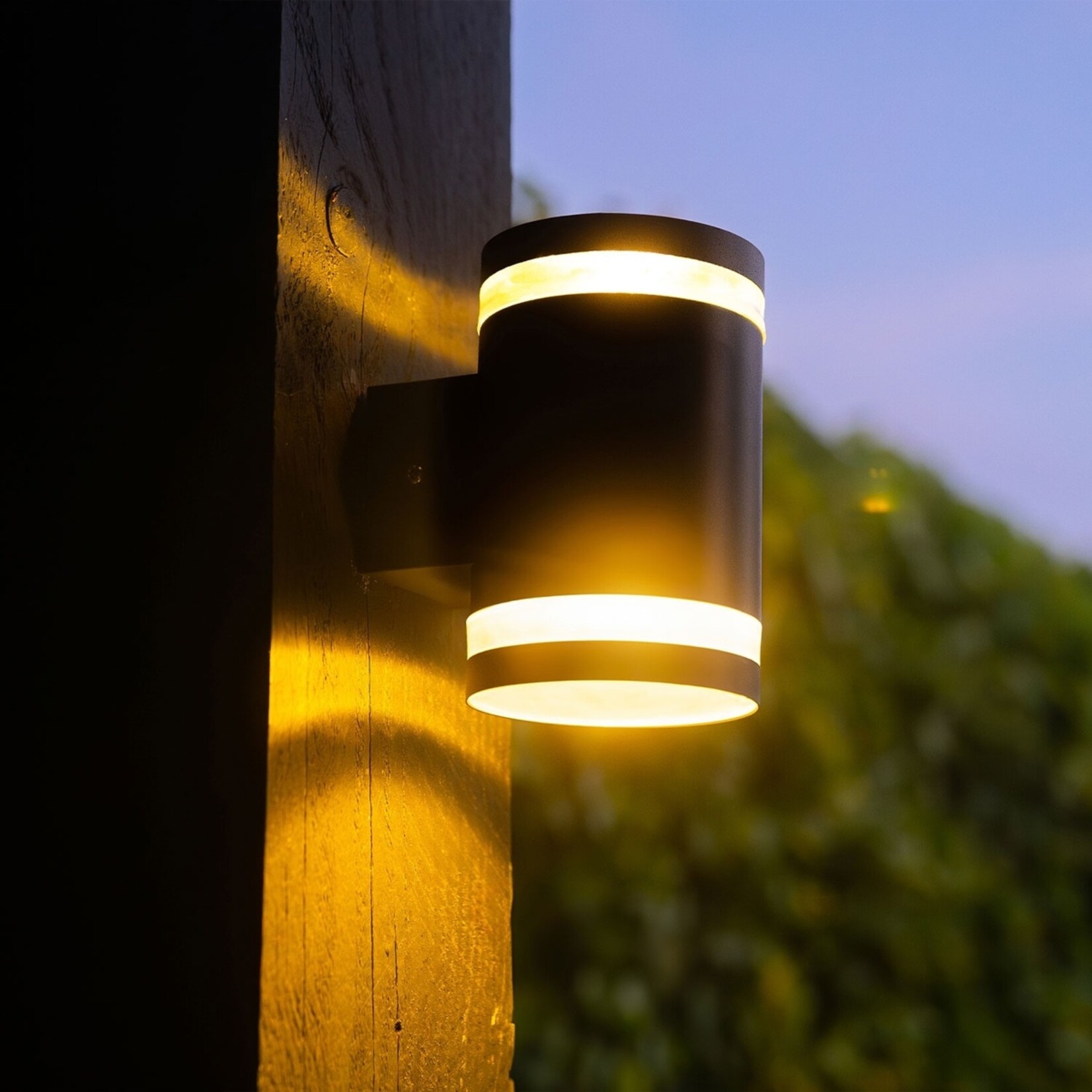 FlinQ Solar Lamp met Sensor voor Buiten – Wandlamp op Zonne-energie