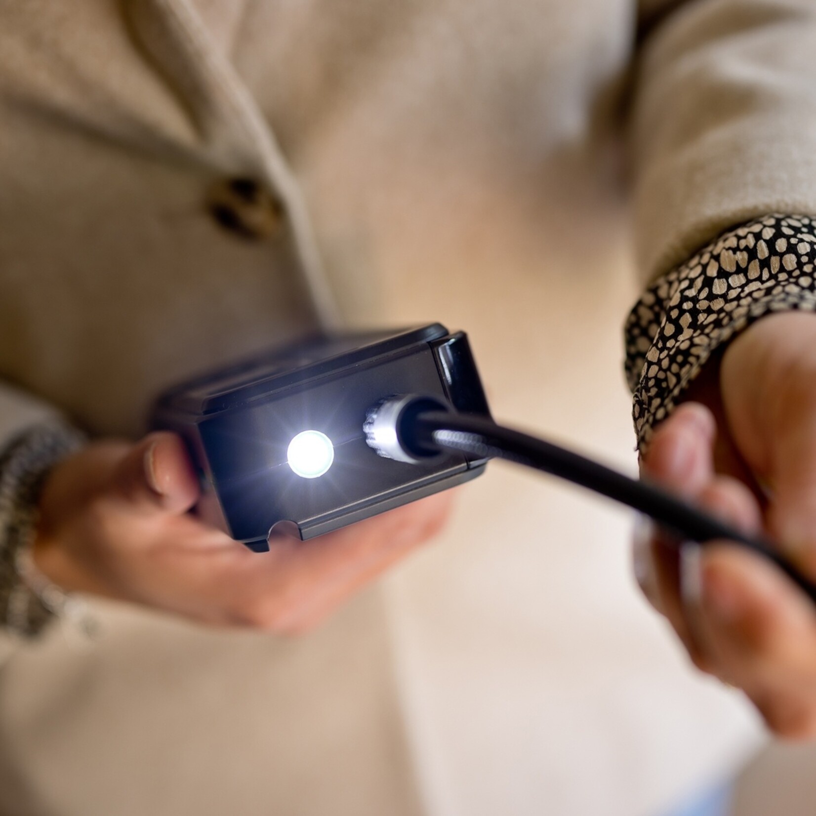 QLT No Less Draadloze Luchtcompressor met Opbergvak – 2000mAh Oplaadbare Batterij