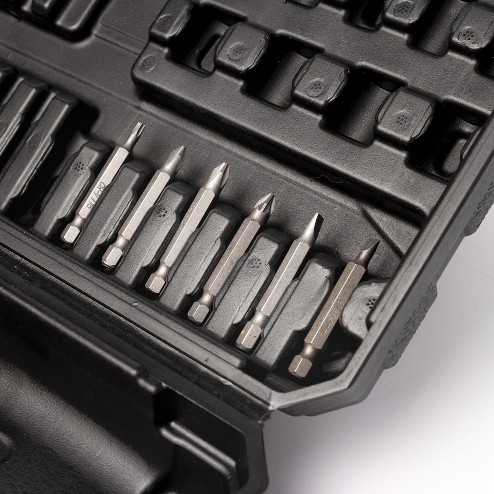 QLT No Less Accuboormachine met 1500mAh Accu, 6 Bits en Opbergkoffer – 21V