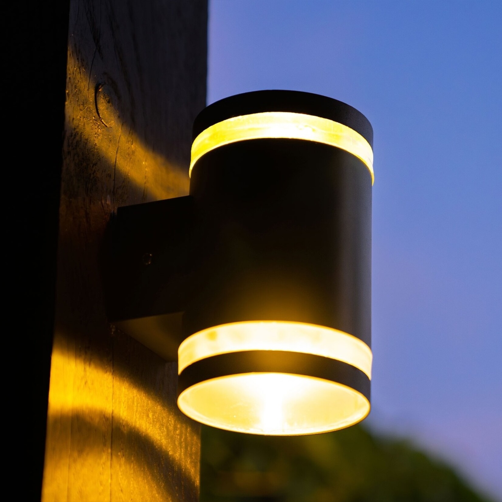 FlinQ Solar Lamp met Sensor voor Buiten – Wandlamp op Zonne-energie