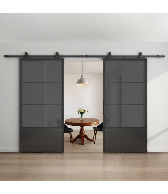 Dubbele stalen schuifdeur - 3 Vlaks met kickplate - Helder glas - Moderne look