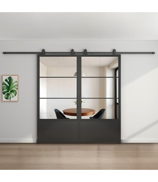 Dubbele stalen schuifdeur - 3 Vlaks met kickplate - Helder glas - Moderne look Dubbele stalen schuifdeur - 3 Vlaks met kickplate - Helder glas - Moderne look