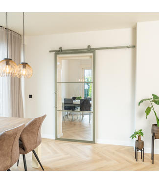 Stalen Schuifdeur - 3 Vlaks - Olijfgroen - Helder glas Stalen Schuifdeur - 3 Vlaks - Olijfgroen - Helder glas
