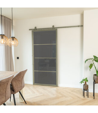 Stalen Schuifdeur - 4 Vlaks - Olijfgroen - Rook glas Stalen Schuifdeur - 4 Vlaks - Olijfgroen - Rook glas