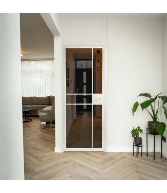 Stalen Binnendeur - 6 Vlaks - Wit - Rook glas - Met slot Stalen Binnendeur - 6 Vlaks - Wit - Rook glas - Met slot