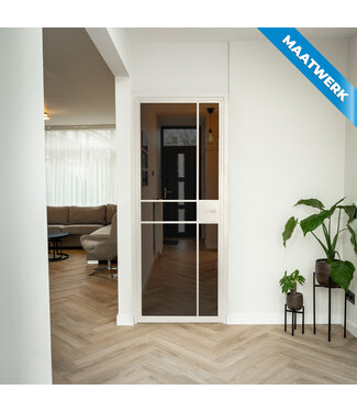 Stalen Binnendeur - 6 Vlaks - Maatwerk - Wit - Rook glas - Met slot Stalen Binnendeur - 6 Vlaks - Maatwerk - Wit - Rook glas - Met slot
