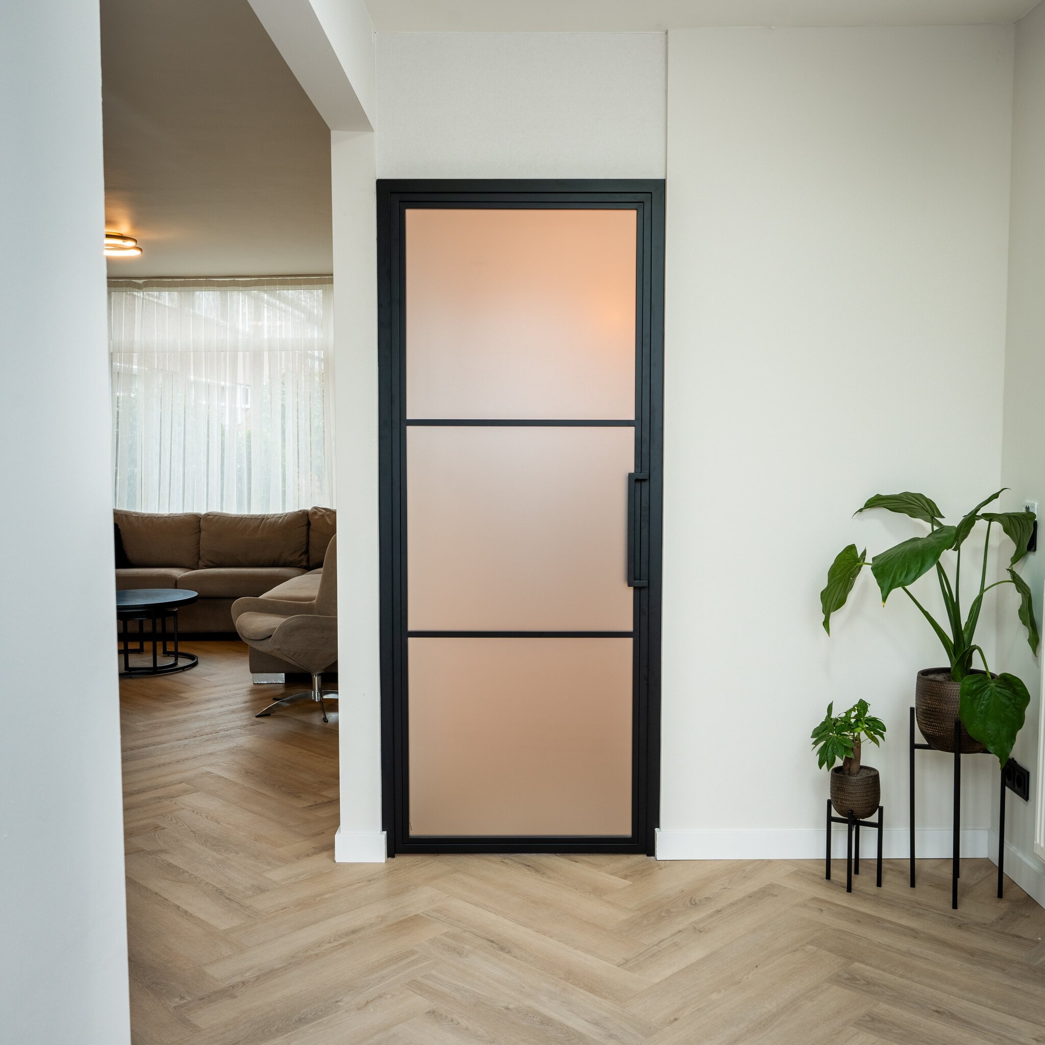 Binnendeur staal glas met kozijn: waar moet je op letten?