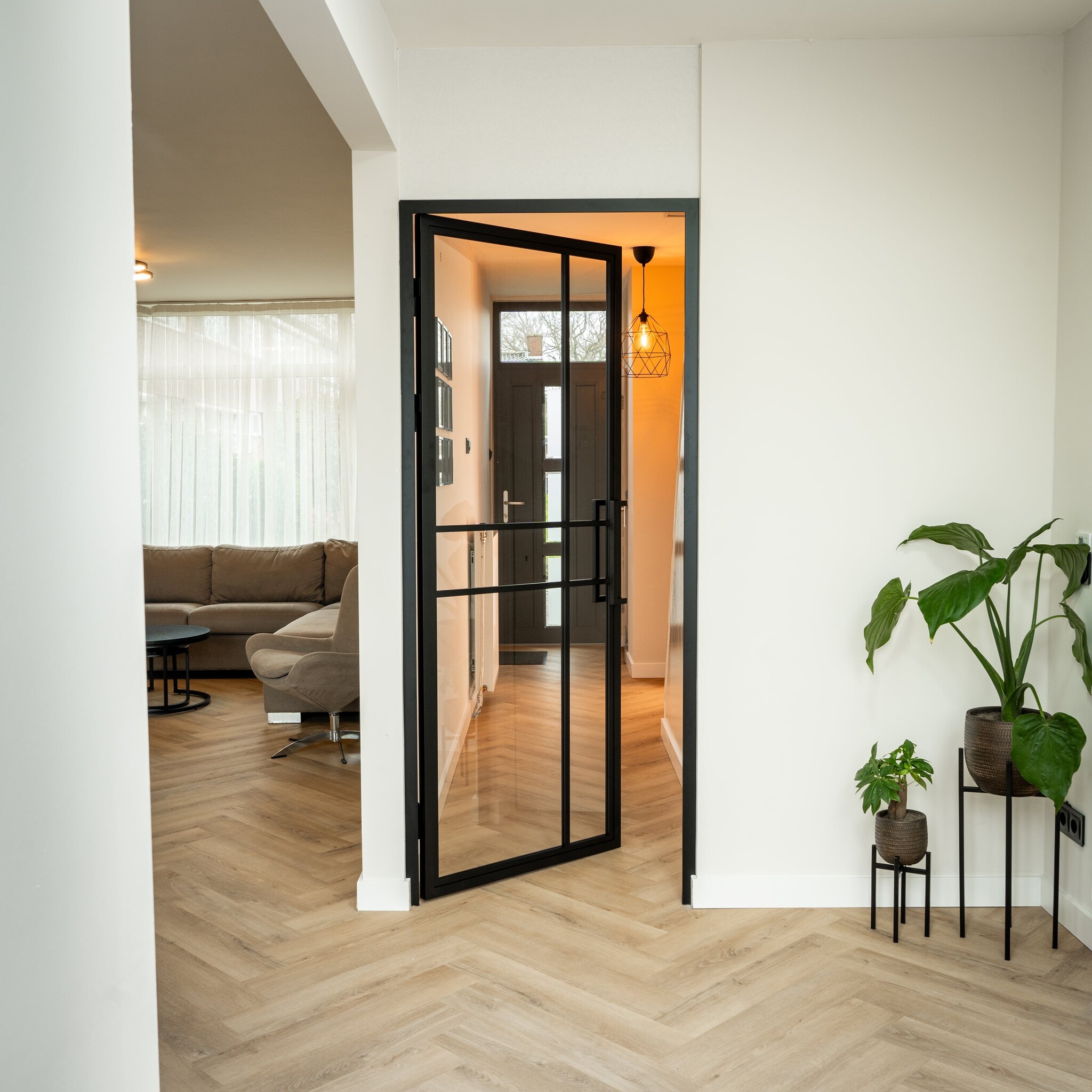 Wat zijn stalen binnendeuren? De perfecte combinatie van stijl en duurzaamheid