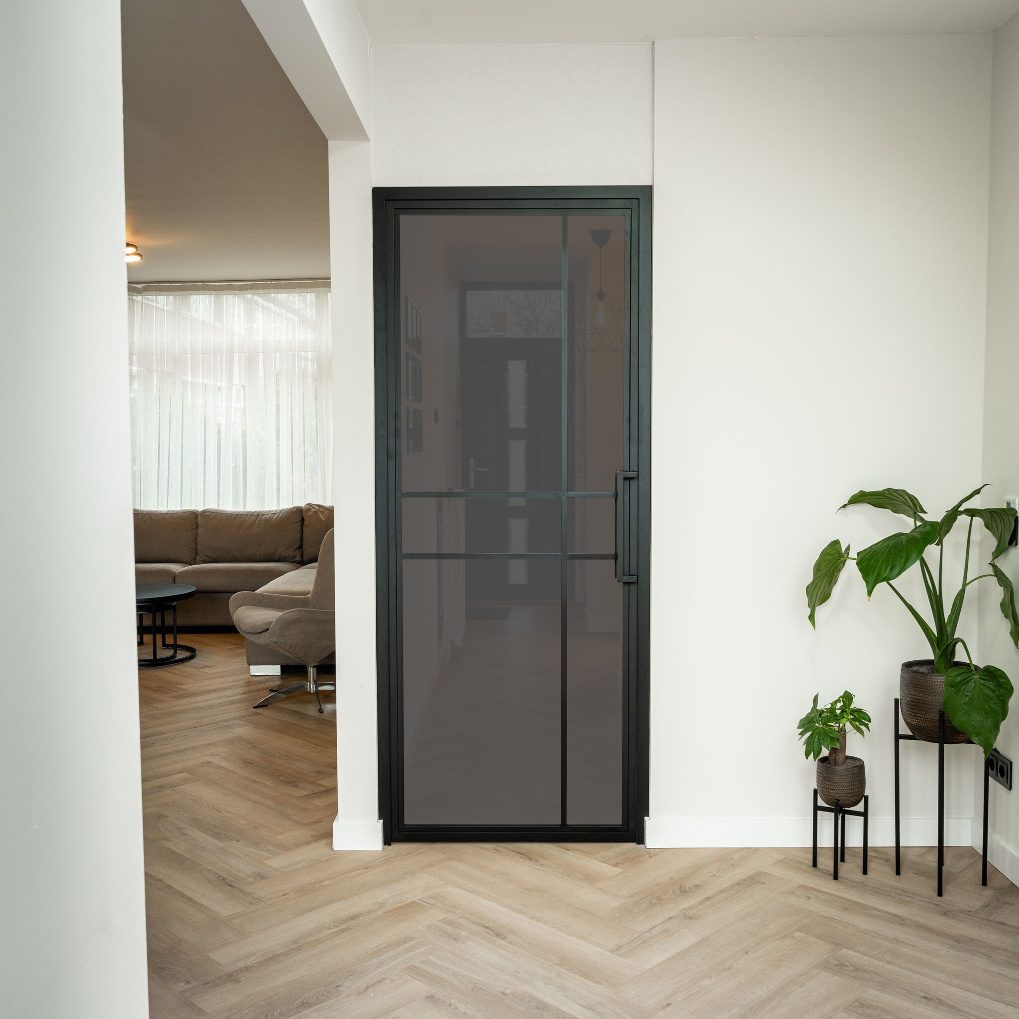 Stalen Binnendeur - 6 Vlaks - Rook glas - Luxe design - DegelijkeDeuren.nl