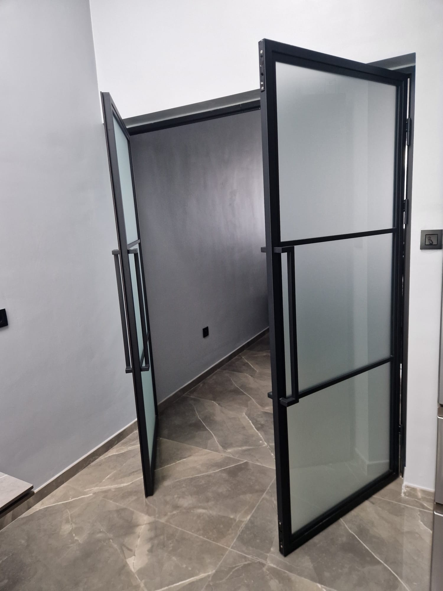 Dubbele deuren, mat glas