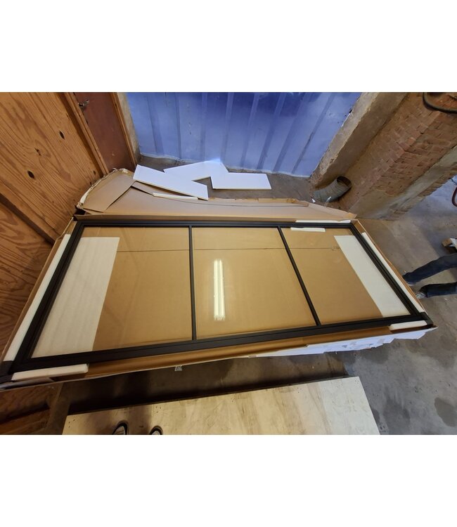 OUTLET: Dubbele Stalen Schuifdeur 2522 x 1015 - 3 Vlaks - Zwart- Helder glas