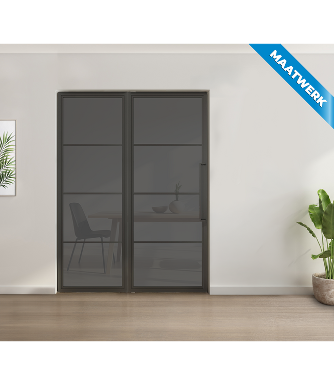 Enkele stalen taatsdeur met glaspaneel, 4 vlaks, mat glas