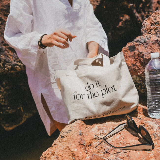 Micro Tote Do It For The Plot