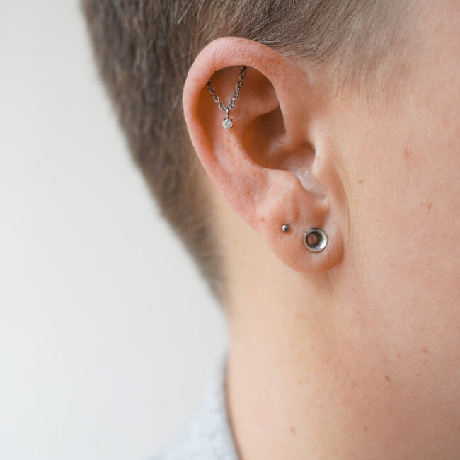 Single Gem Hidden Helix Piercing Titanium