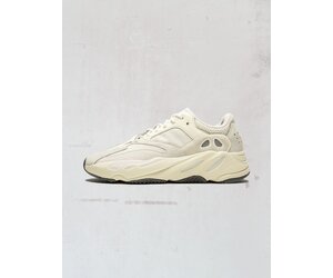 yeezy 700 analog v2