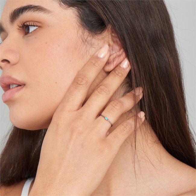 Zilveren minimalistische ring met een turkoois steentje one-size