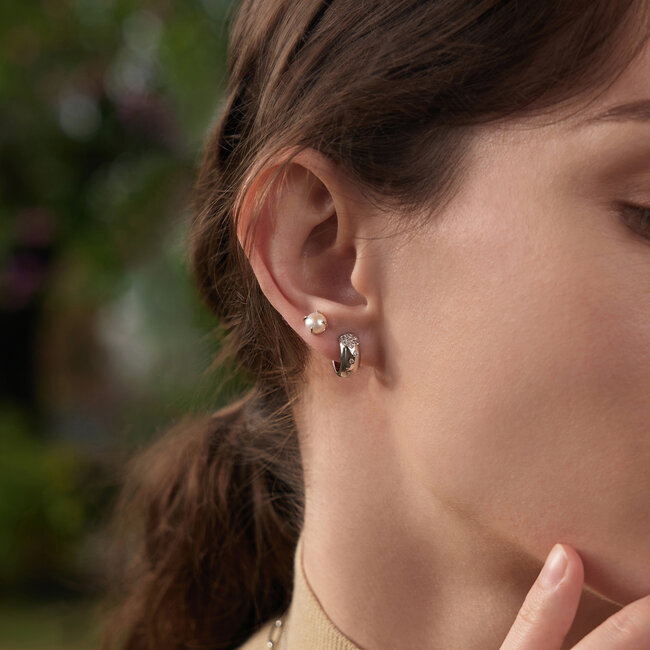 Zilveren dike oorring met een parel 13 mm