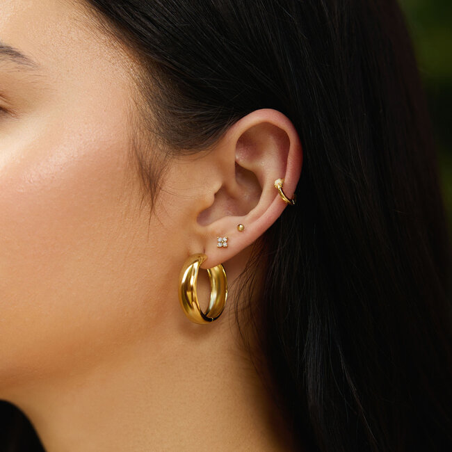 Goudverguld oorknopje met zirkonia steentjes 6 mm