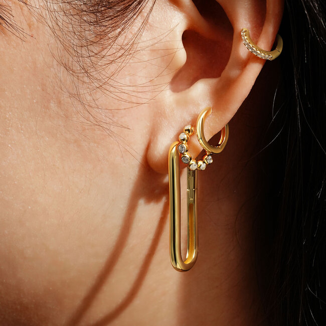 Goudvergulde oorring met zirkonia steentjes 7 mm