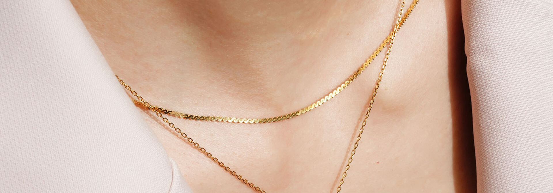 Gold MOP Pendant Necklace