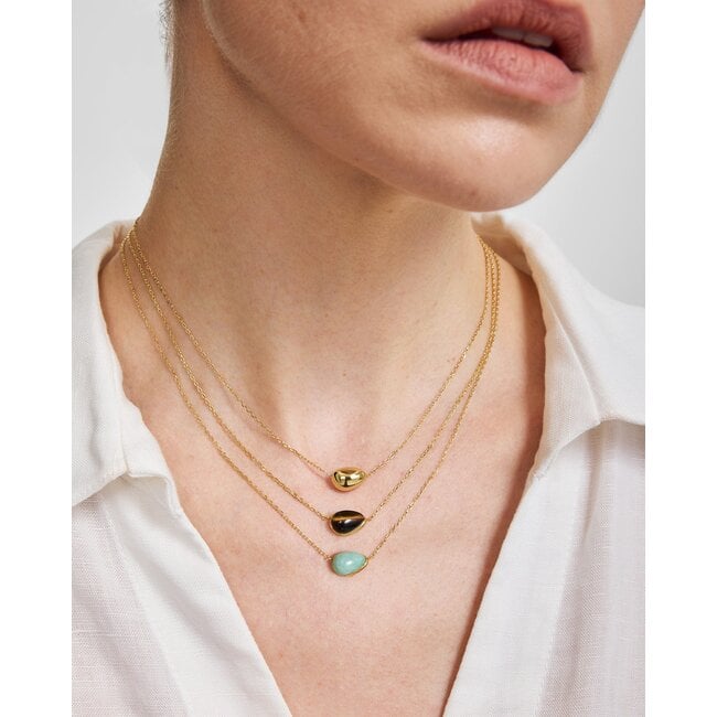 Goudvergulde ketting met tijgeroog in kiezelvorm 45,5 cm