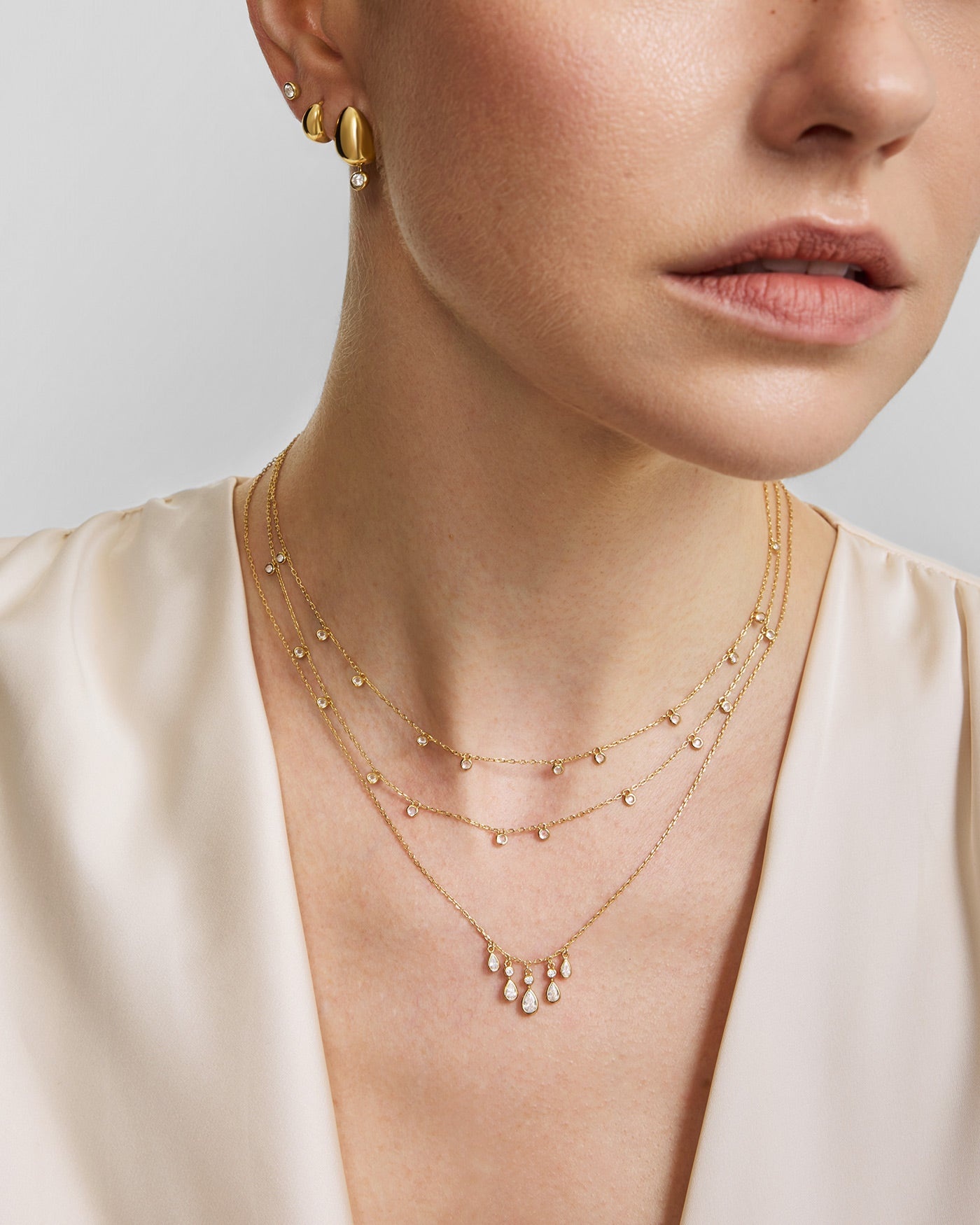 Goudvergulde ketting met waterval van druppelvormige zirkonia 45,5 cm-2