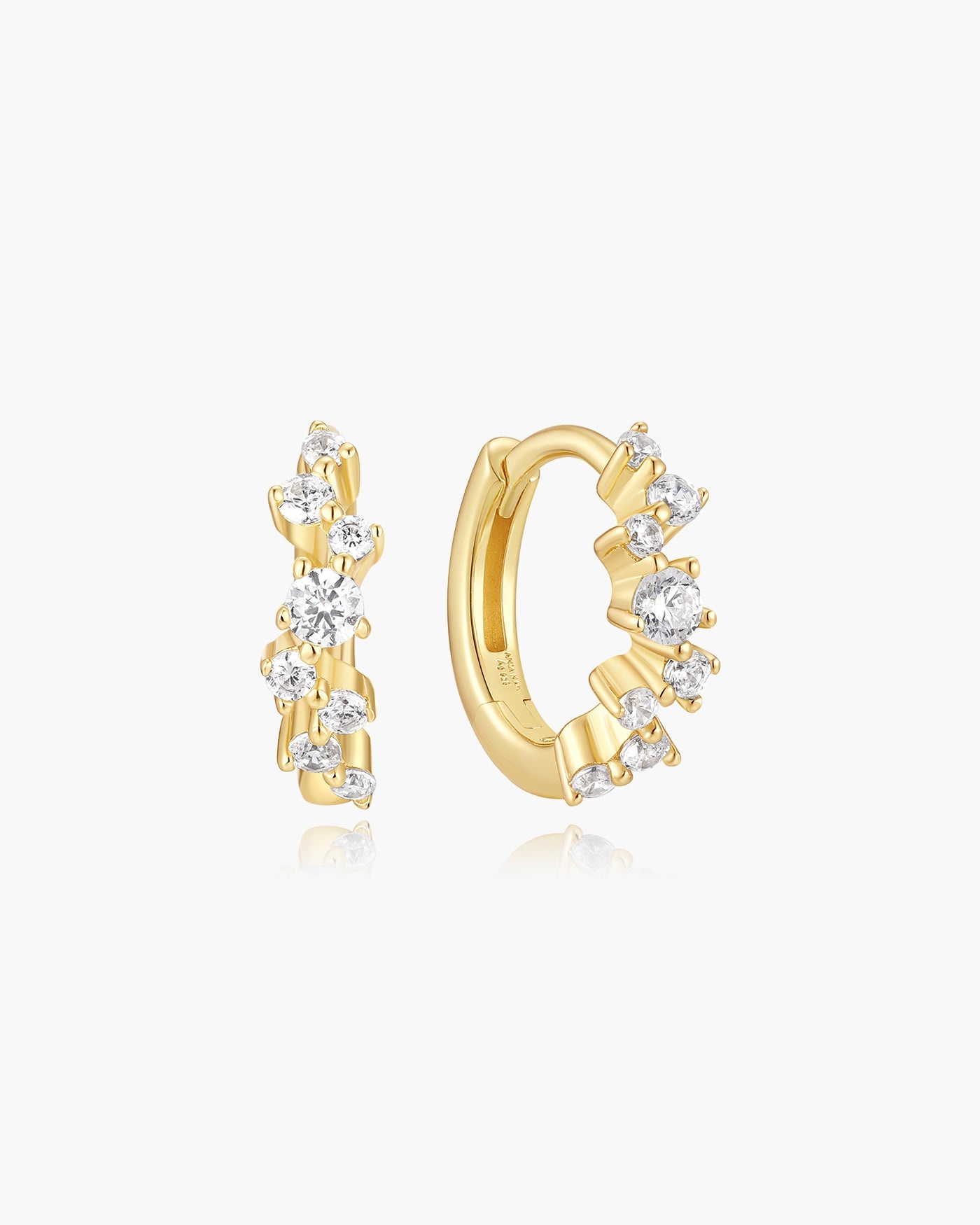 Goudvergulde zigzag huggie oorringen met zirkonia 8 mm-1
