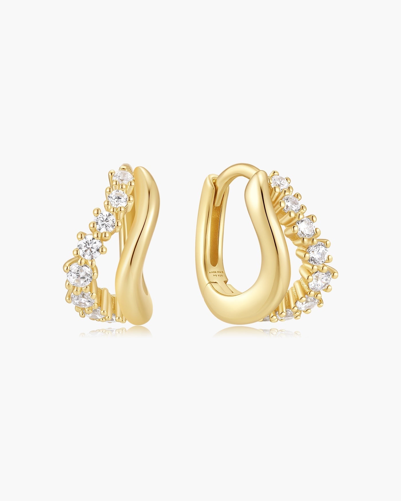 Goudvergulde dubbele golvende huggie oorringen met zirkonia 11 × 6,4 mm-1