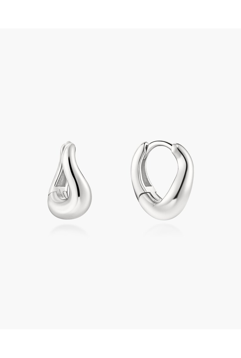Golvende huggie oorringen zilver 13 mm