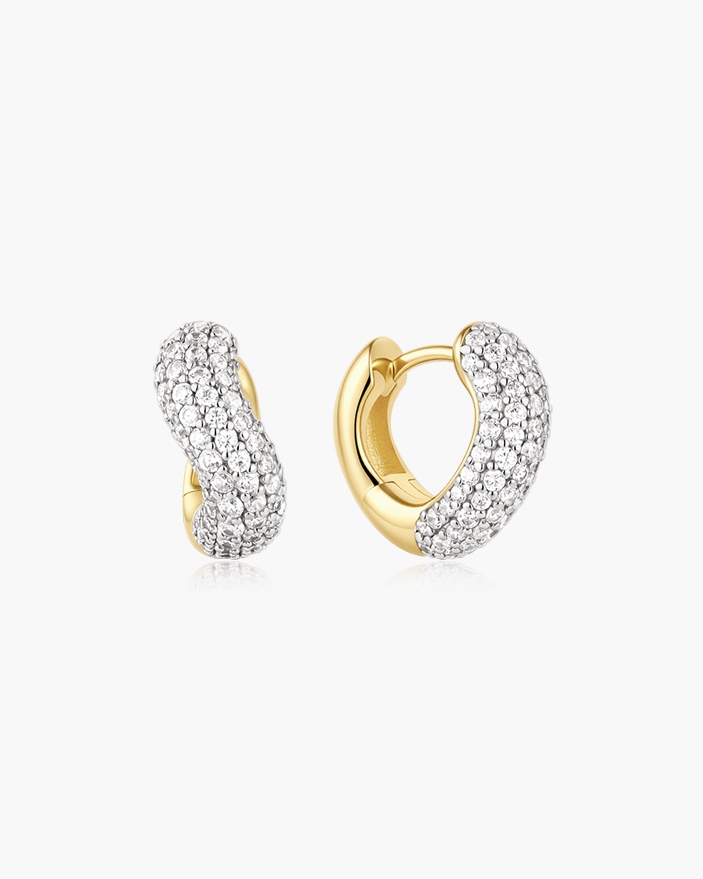 Goudvergulde chunky golvende huggie oorringen met zirkonia 8 mm-1