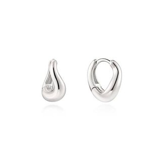 Golvende huggie oorringen zilver 13 mm