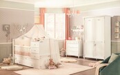 Romantic baby wandschap kinderkamer