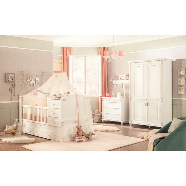 Romantic baby wandschap kinderkamer