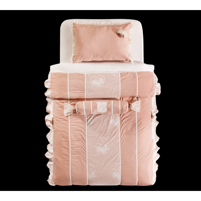 Romantic bedsprei + kussenset (210 x 220 cm) Romantic bedsprei + kussenset (210 x 220 cm)