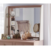 Elegance roze kinderkamer spiegel bij commode
