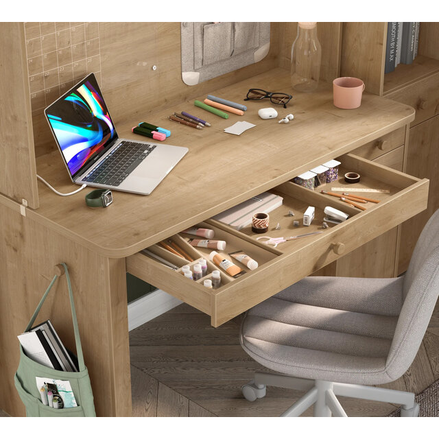 Stockholm kinderkamer stijlvol bureau