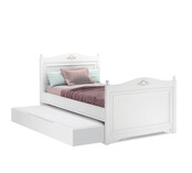 Rustic bedlade logeerbed meisjeskamer