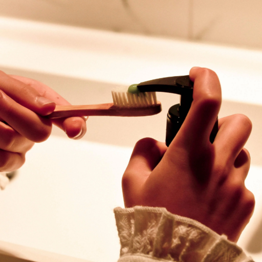 Rebloom Premium Tandpasta Junior Refill Milde Munt 240 ml Rebloom Rebloom Premium Tandpasta Junior Refill Milde Munt 240 ml